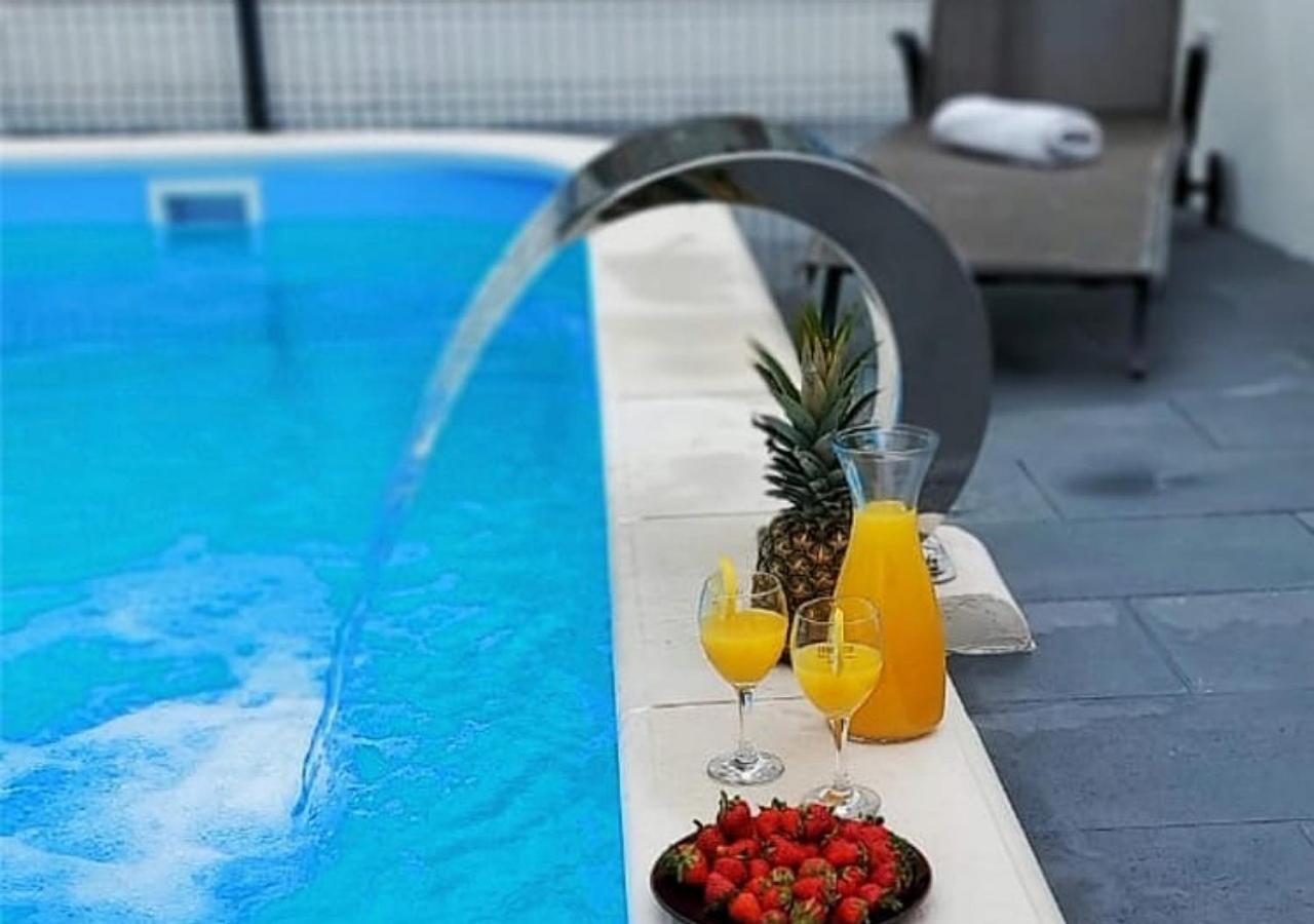 Apartment With Heated Pool And Sea View Trogir Zewnętrze zdjęcie