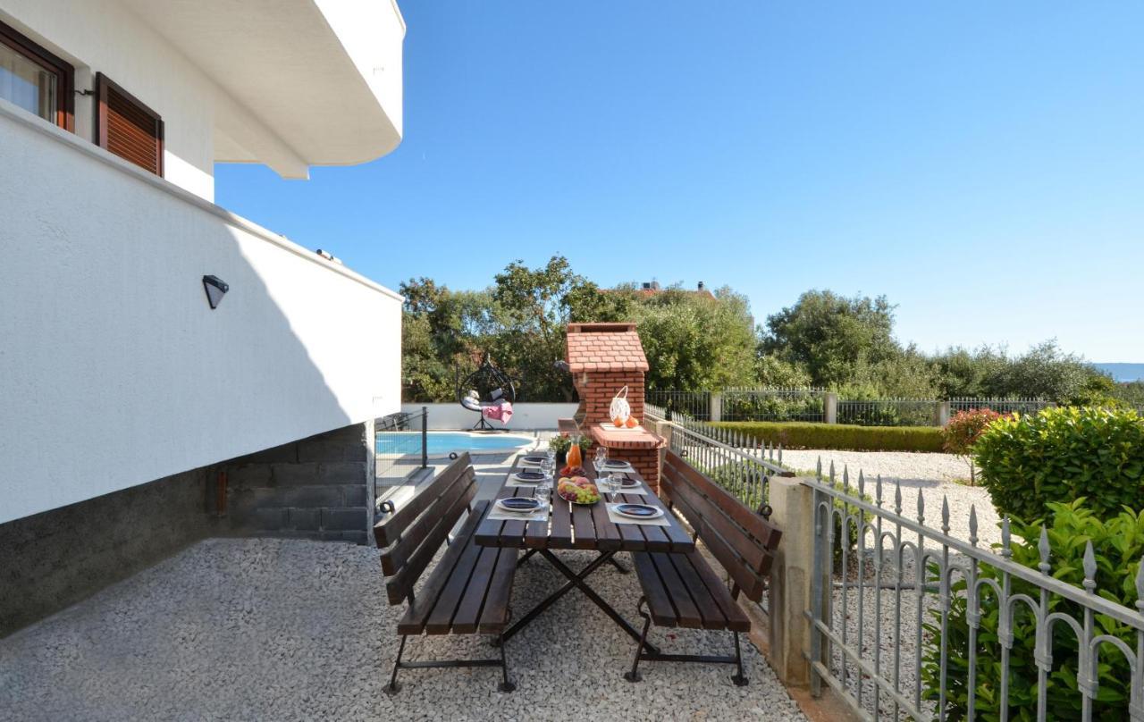 Apartment With Heated Pool And Sea View Trogir Zewnętrze zdjęcie