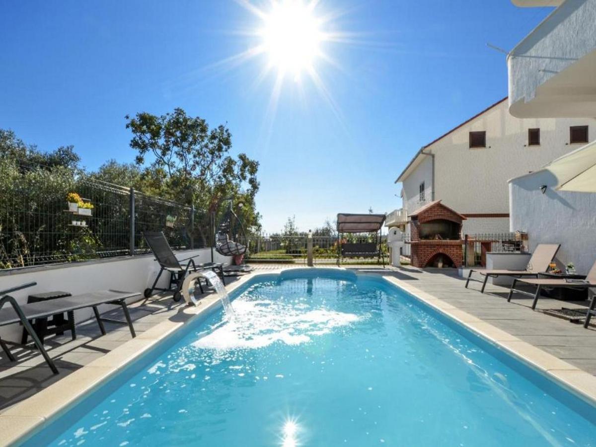 Apartment With Heated Pool And Sea View Trogir Zewnętrze zdjęcie