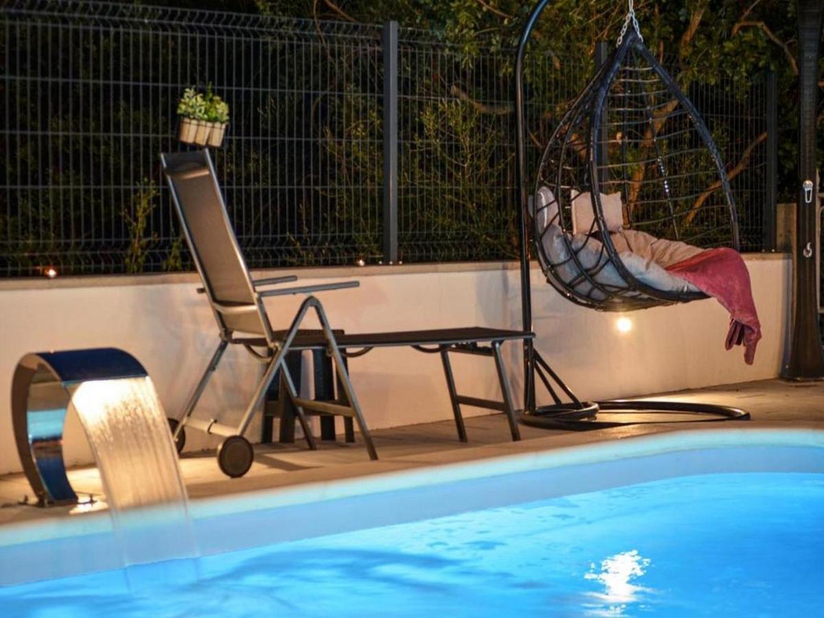 Apartment With Heated Pool And Sea View Trogir Zewnętrze zdjęcie
