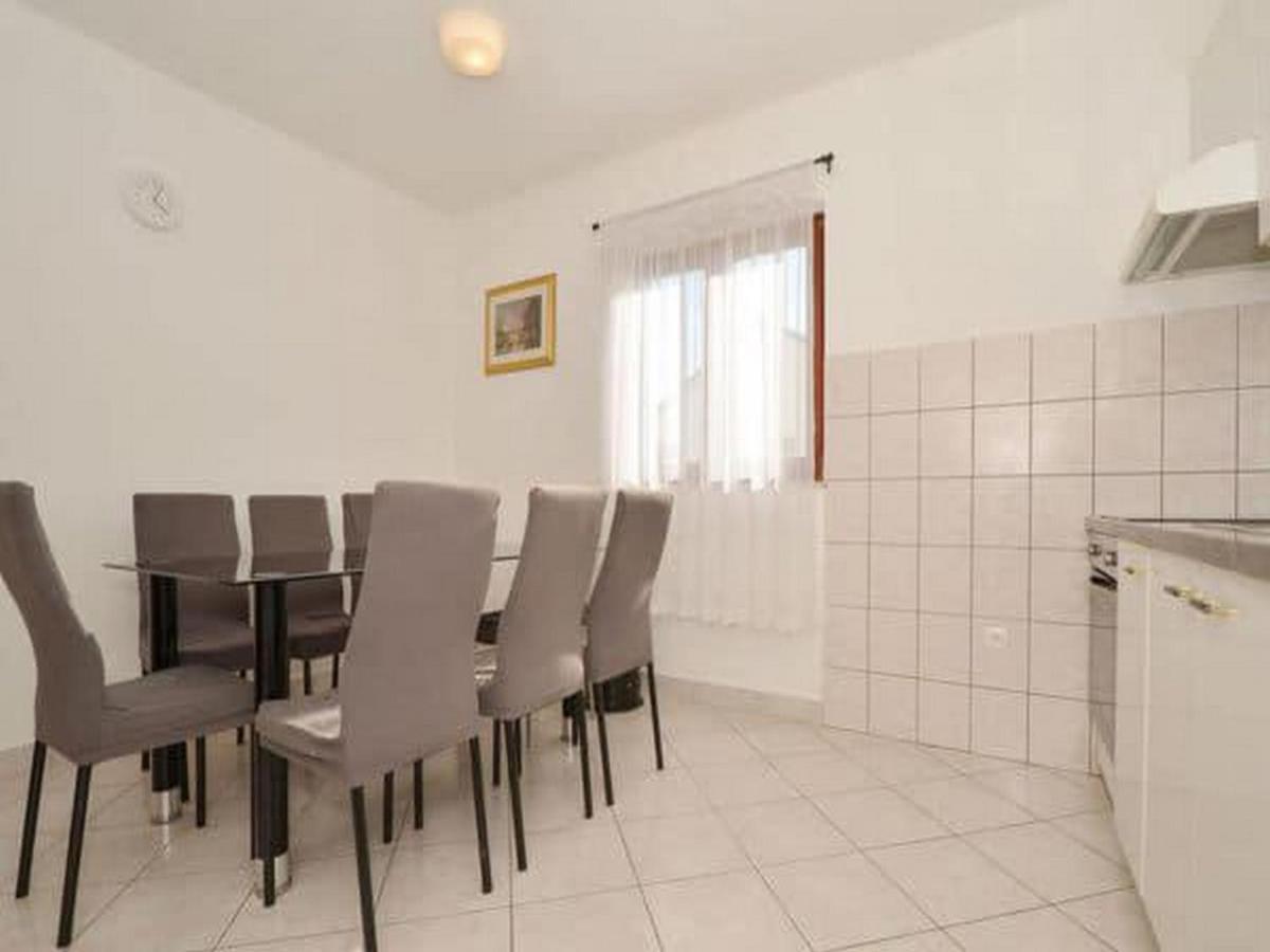 Apartment With Heated Pool And Sea View Trogir Zewnętrze zdjęcie